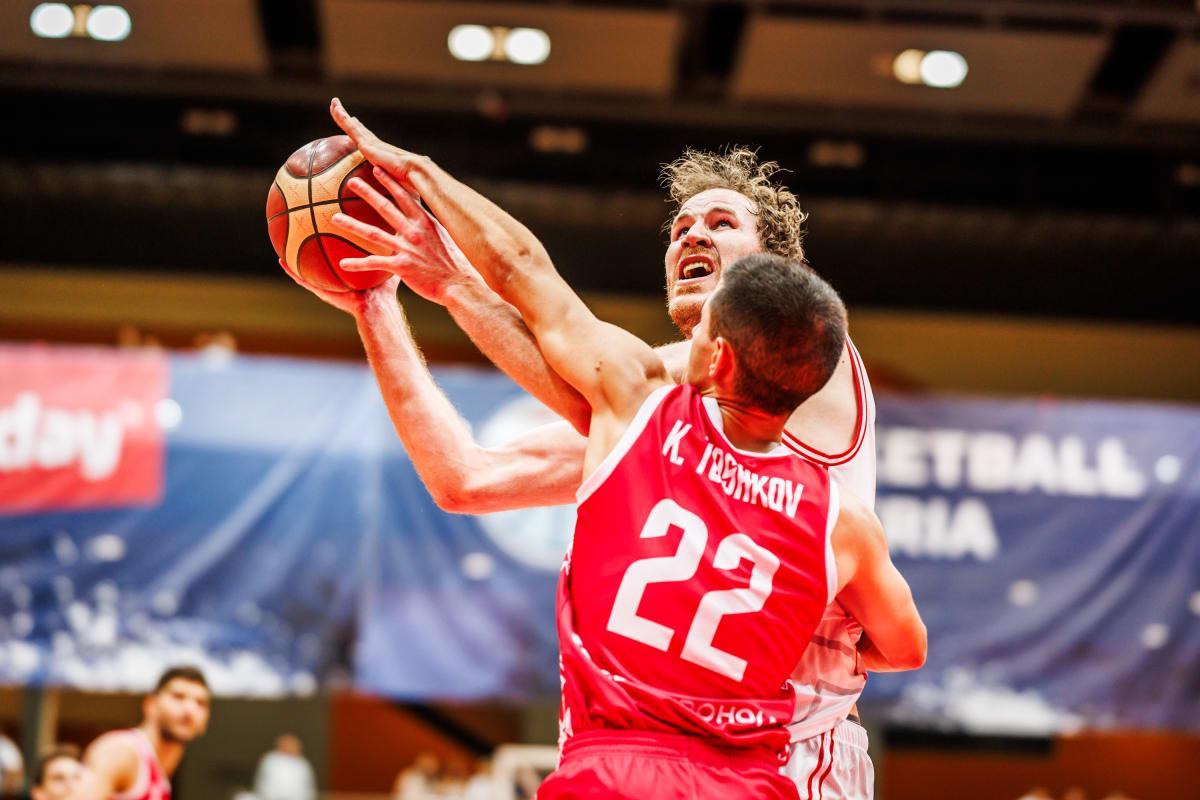 开云棋牌-攻防两端都有稳定输出！猛龙内线大将能否帮助奥地利队突出重围？