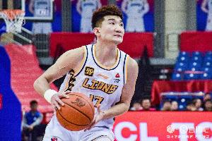 开云体育-媒体人：广厦主动求变 孙铭徽主导提速 下半场北京需要见招拆招