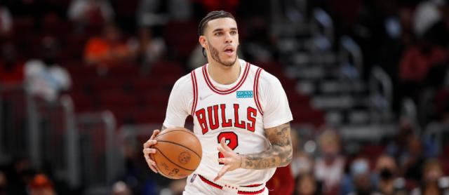 kaiyun-郎佐·鲍尔惊艳回归！公牛新赛季双核驱动有望搅局