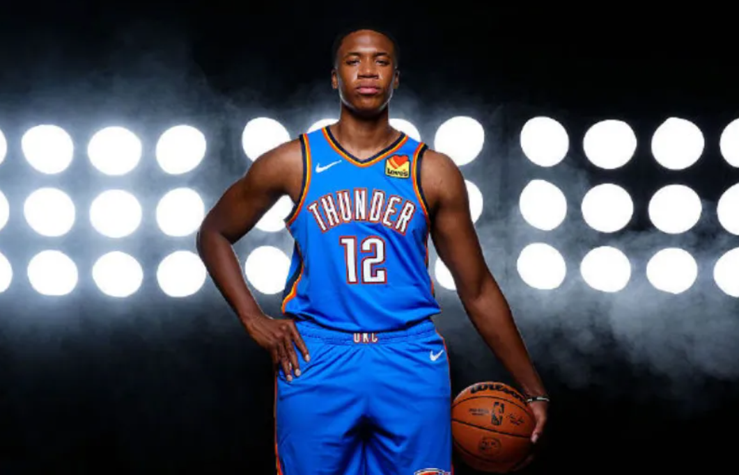 开云体育官网在线注册-突然撕裂前交叉韧带！潜力内线赛季报销，3年连续3个！