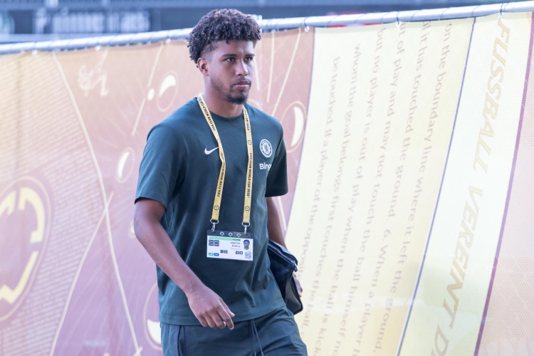 记者：西汉姆联4500万英镑求购桑托斯，遭到切尔西拒绝