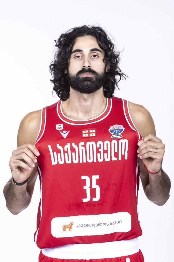 开云APP-艺术气息！魔术&amp;amp;格鲁吉亚中锋比塔泽在社交媒体晒出自己的新造型